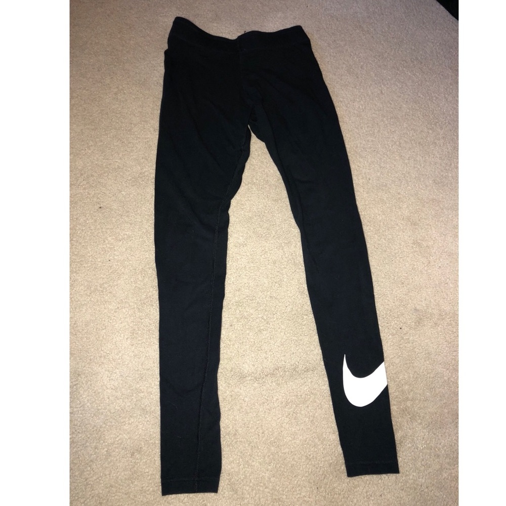 Nike Swoosh Leggings